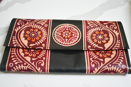 Shantiniketan Leather Clutch - Large